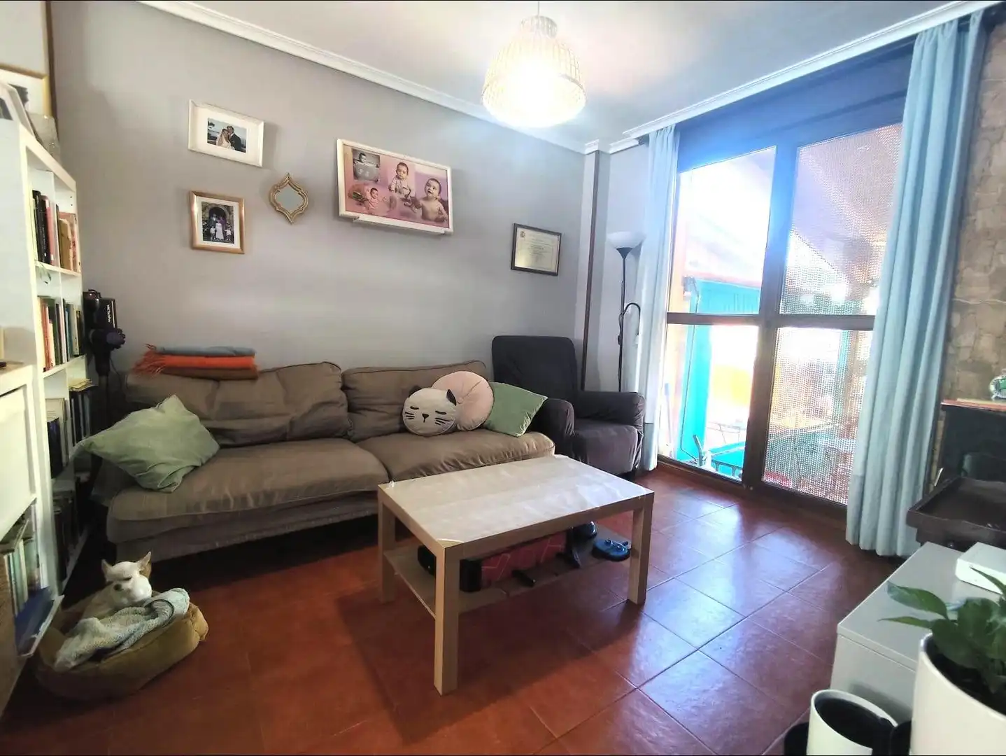 Sala de estar de Casa adosada en venta en Santiurde de Toranzo con Calefacción, Jardín privado y Terraza