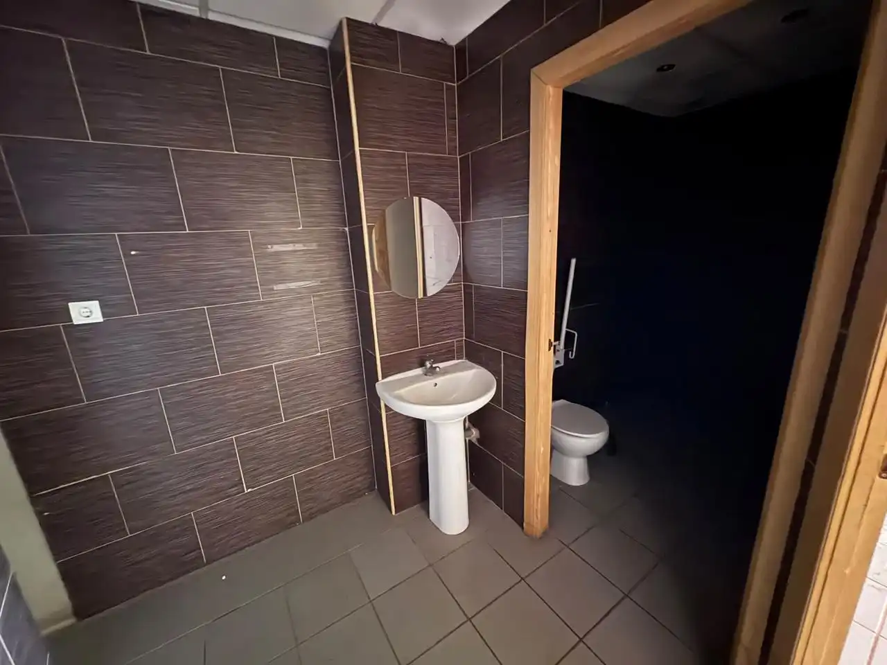 Bany de Local de lloguer en Pueblo