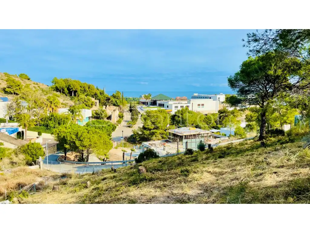 Vista exterior de Casa o xalet en venda en Sitges amb Aire condicionat, Jardí privat i Terrassa