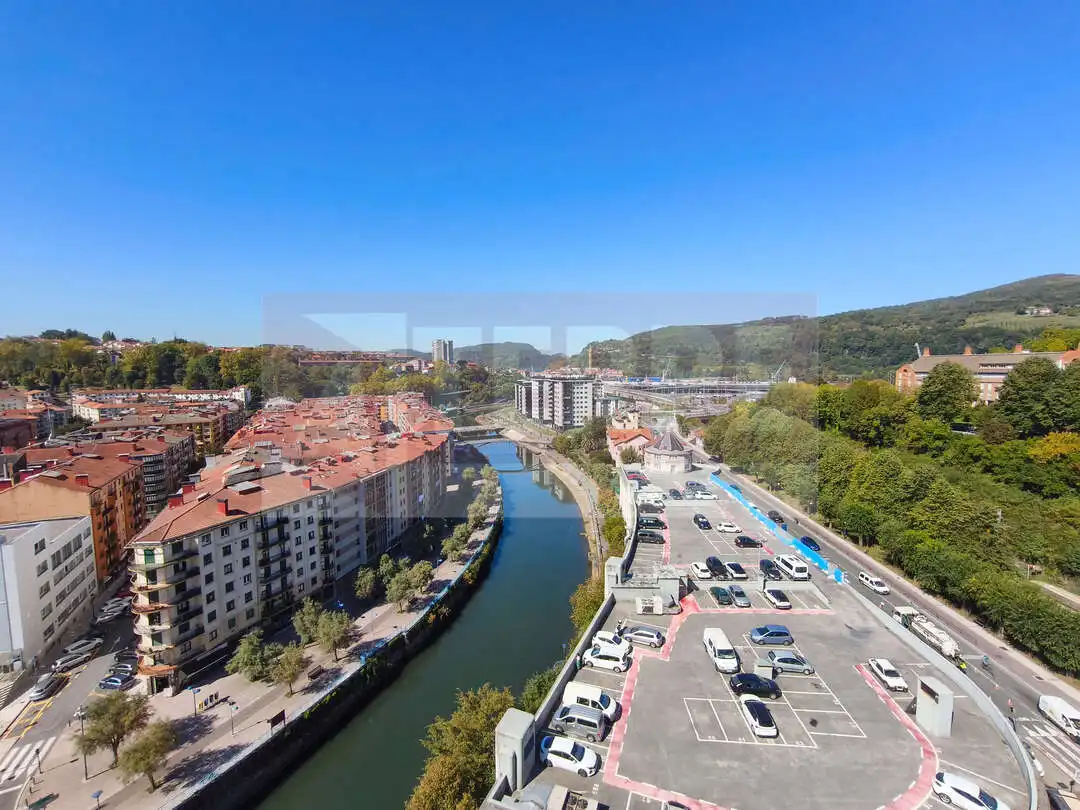 Pis amb terrassa en venda a Polígono Barrio Olibet