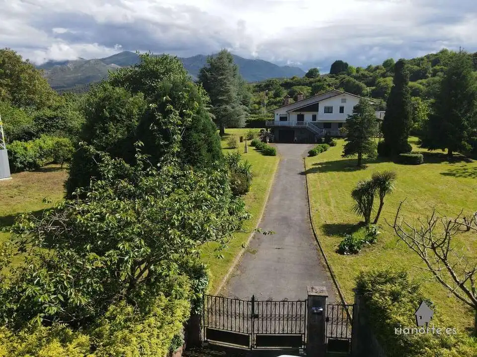 Vista exterior de Casa o chalet en venta en Colunga con Calefacción y Jardín privado