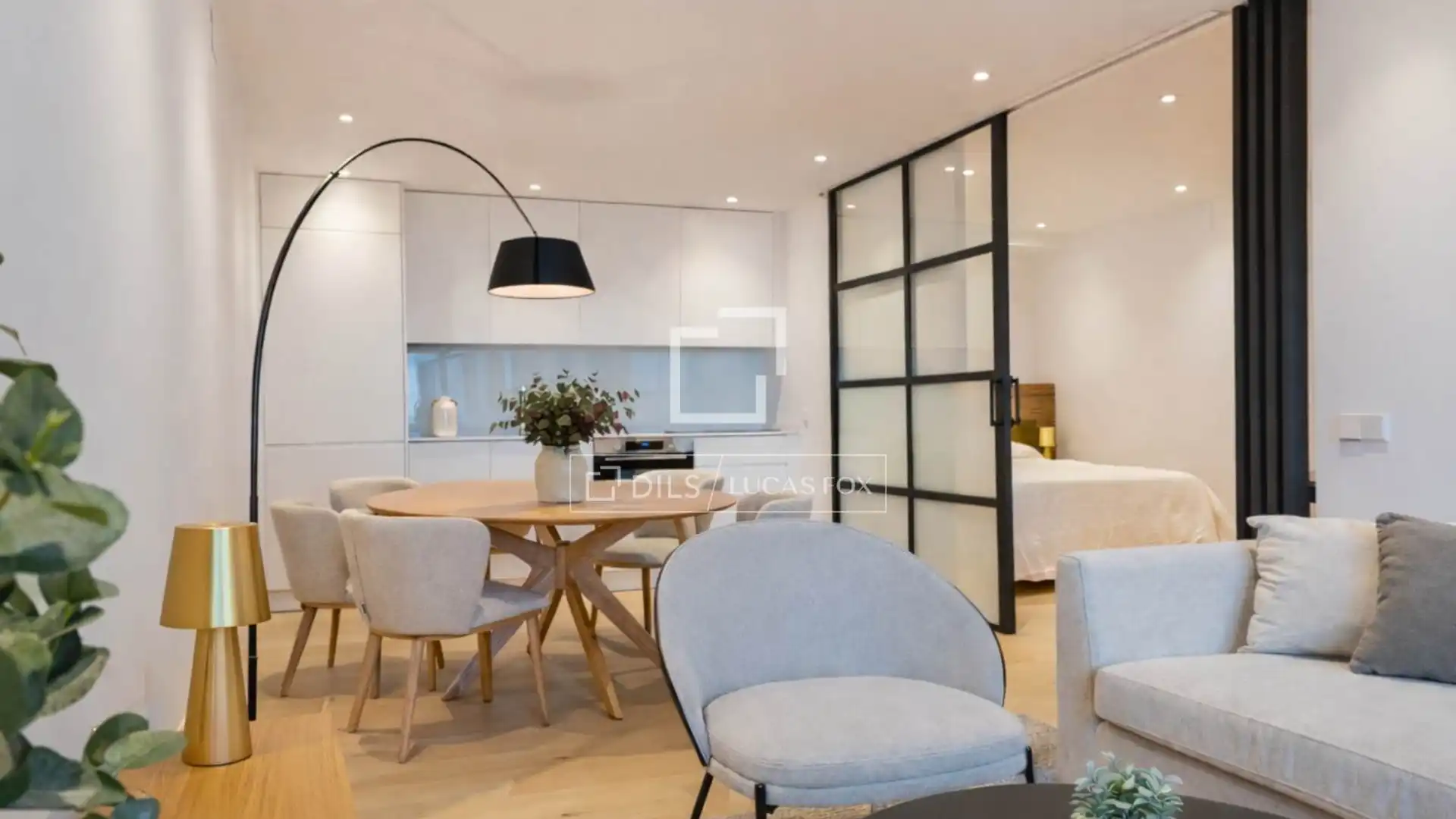 Sala de estar de Piso en venta en  Madrid Capital con Aire acondicionado, Calefacción y Parquet