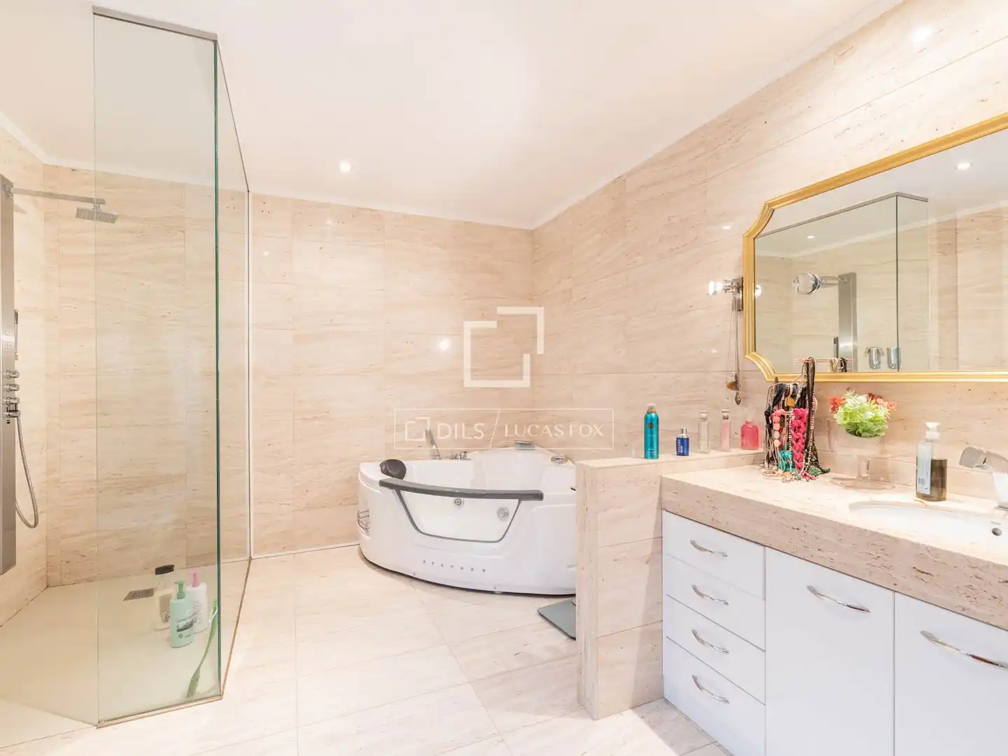 Bathroom of Houses for rent in Castelldefels  with Air Conditioner, Heating and Private garden