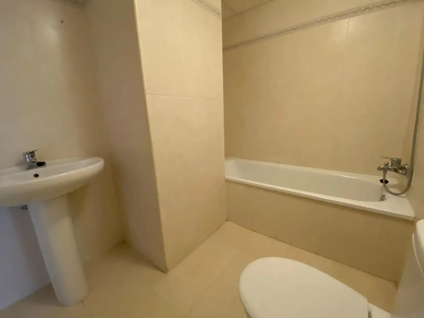 Bany de Pis en venda en Mijas amb Jardí privat, Terrassa i Piscina comunitària