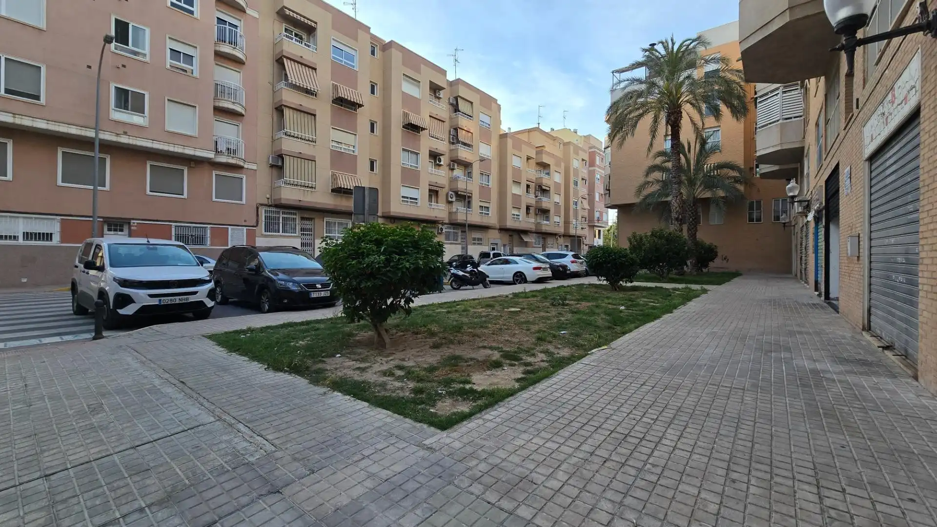 Aparcament de Pis en venda en Elche / Elx amb Aire condicionat, Terrassa i Balcó