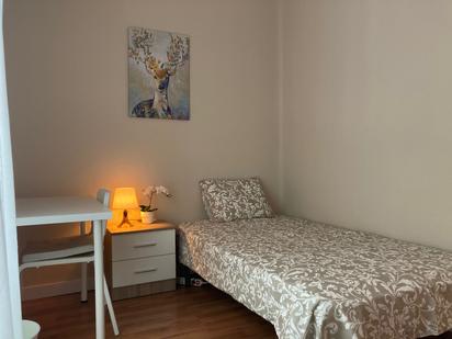 Bedroom of Flat to share in  Madrid Capital  with Balcony