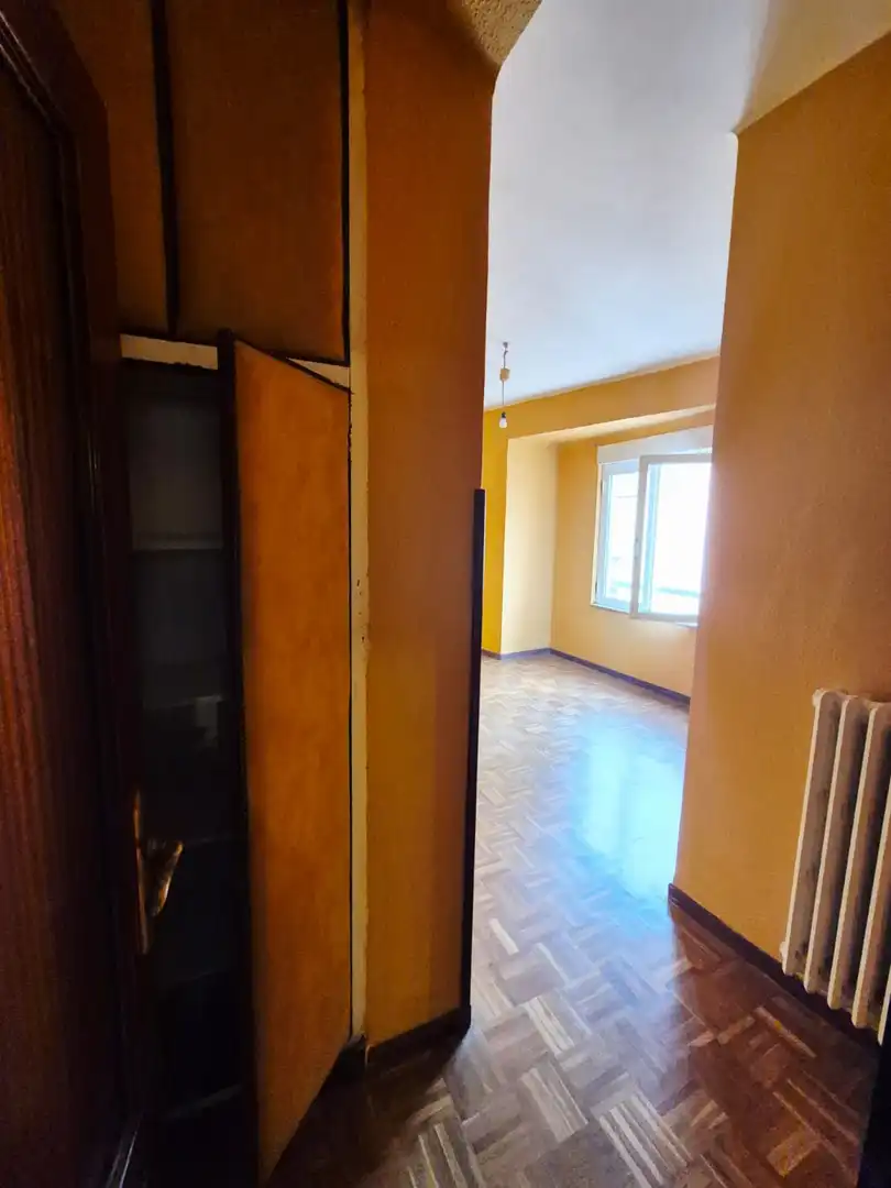 Habitación de Piso en venta en Avilés con Calefacción, Parquet y Trastero
