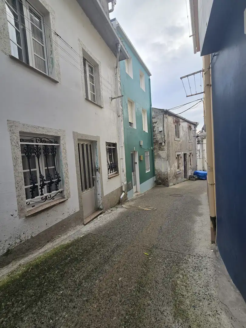 Vista exterior de Casa adosada en venda en Cariño amb Traster