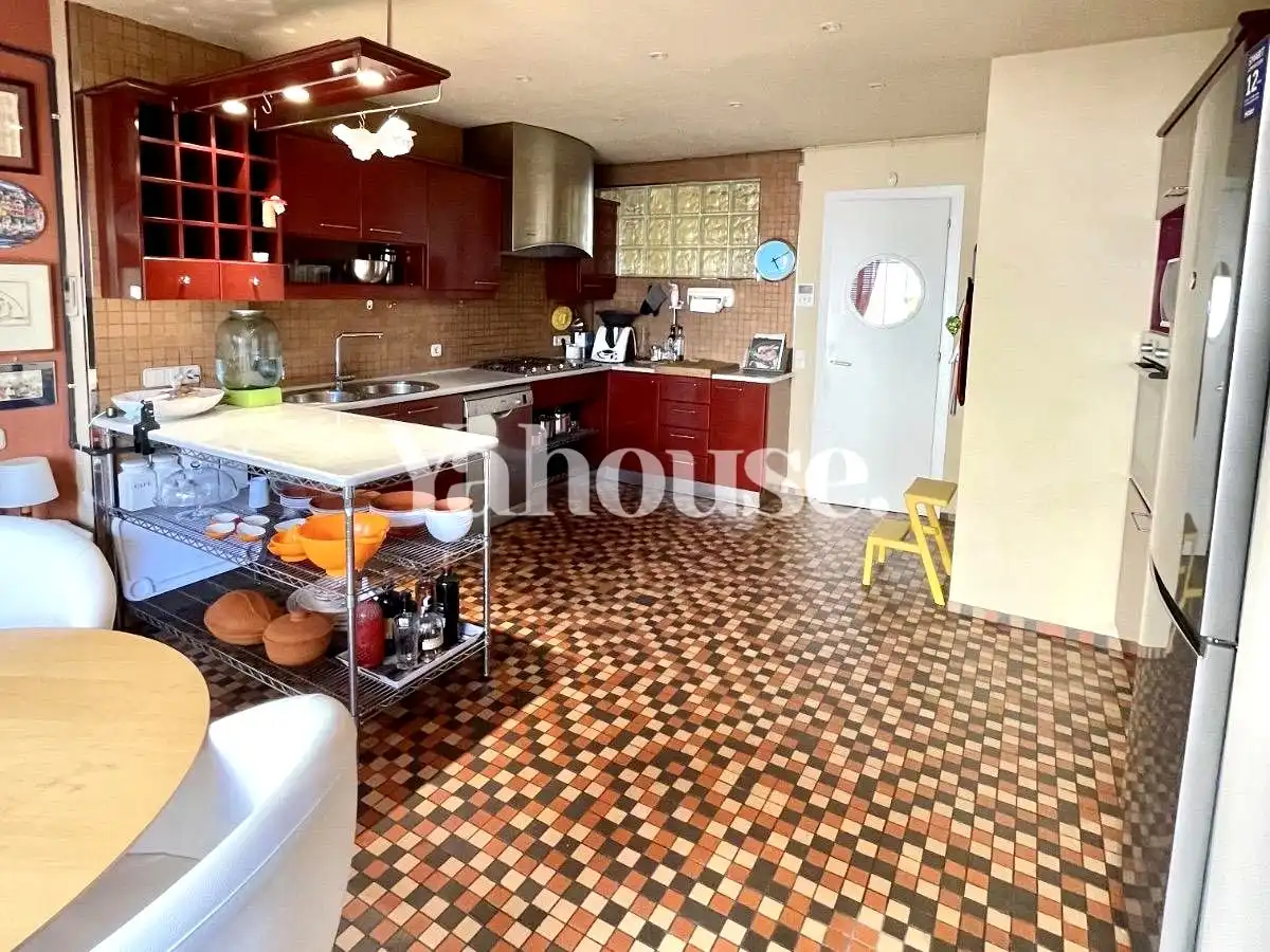 Kitchen of Duplexes for rent in Sabadell  with Air Conditioner, Terrace and Furnished