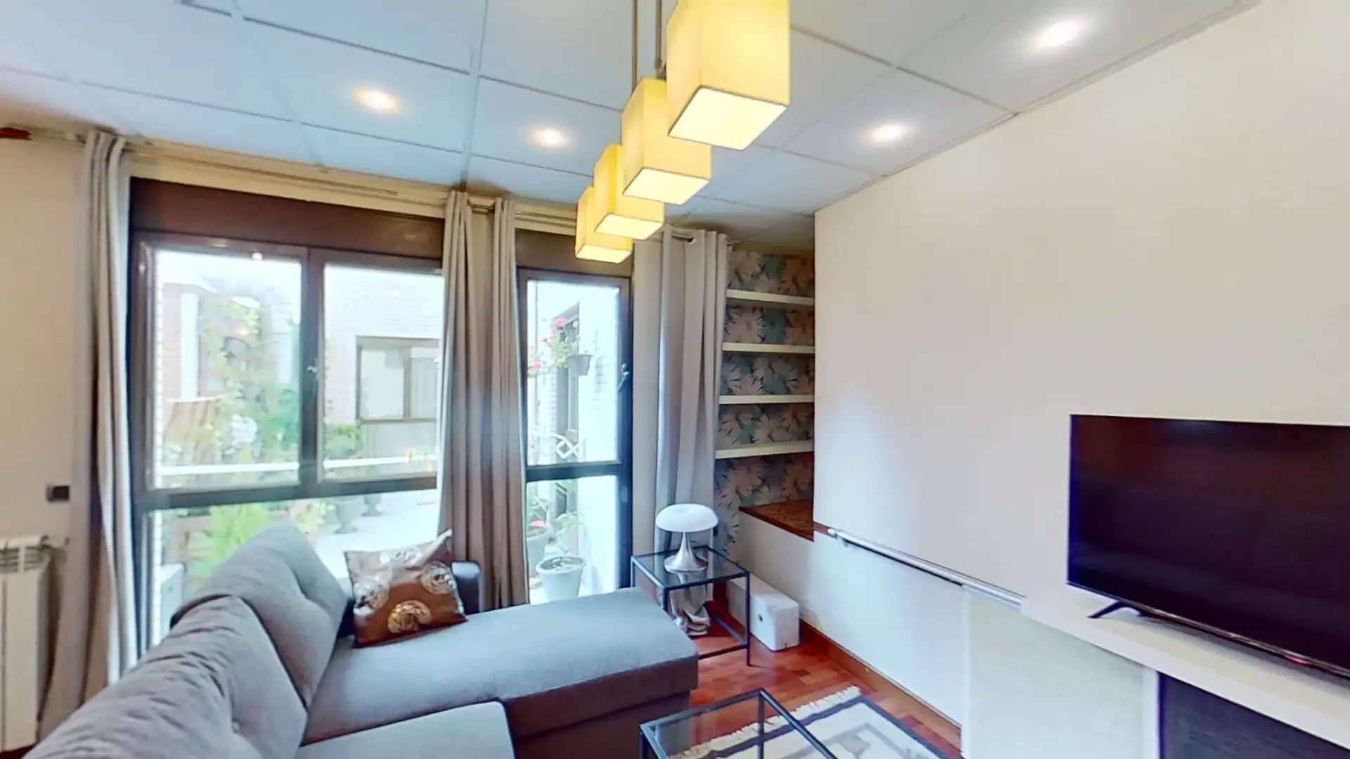 Living room of Flat for rent in Gijón   with Heating, Parquet flooring and Furnished