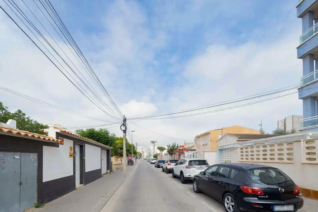 Vista exterior de Pis en venda en Nueva Torrevieja - Aguas Nuevas