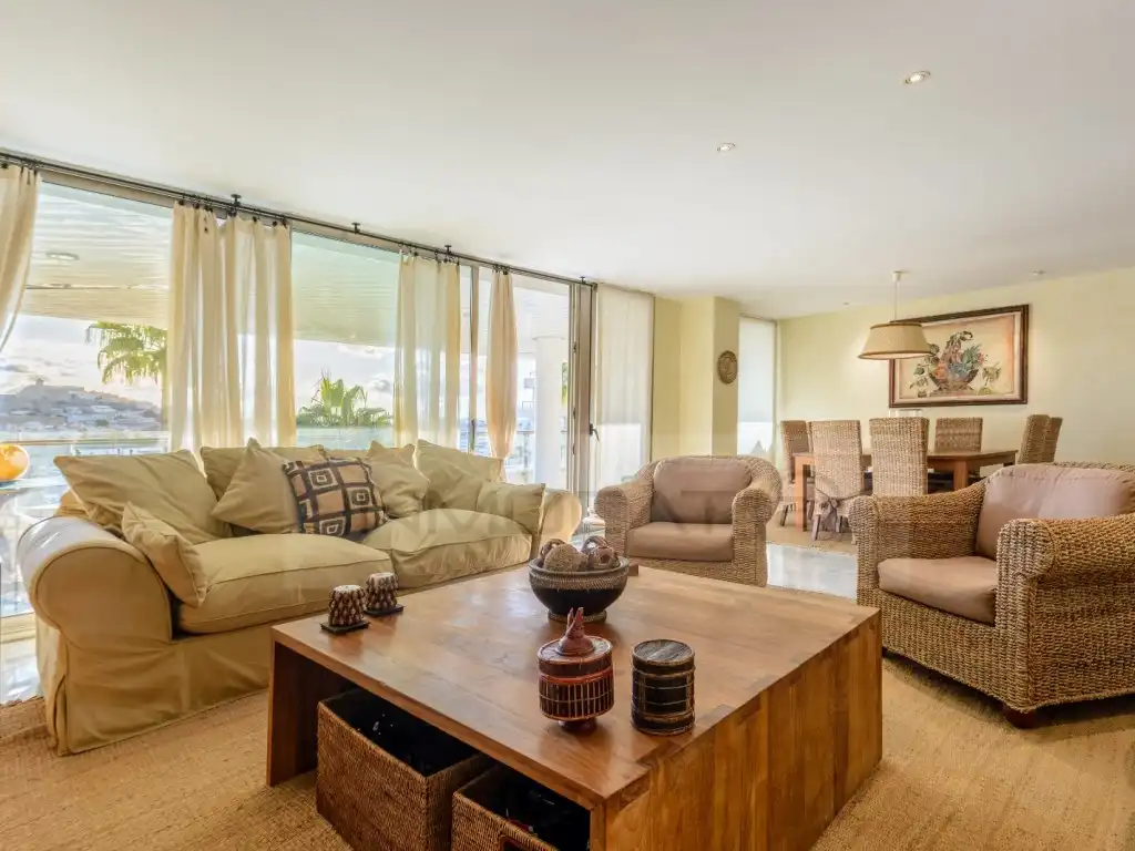 Piso con ascensor en venta en Marina Botafoc - Platja de Talamanca, imagen 3