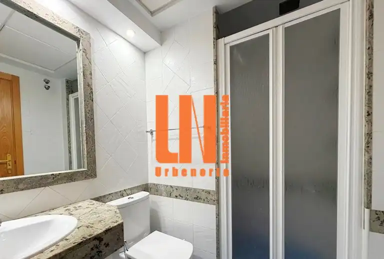 Bathroom of Apartments for rent in Villanueva de la Cañada  with Air Conditioner, Heating and Furnished