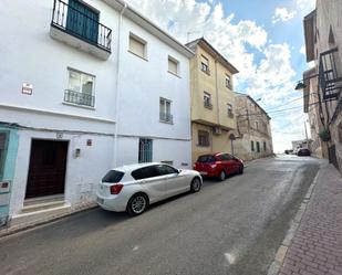 Vista exterior de Casa adosada en venda en Mondéjar amb Calefacció, Terrassa i Traster