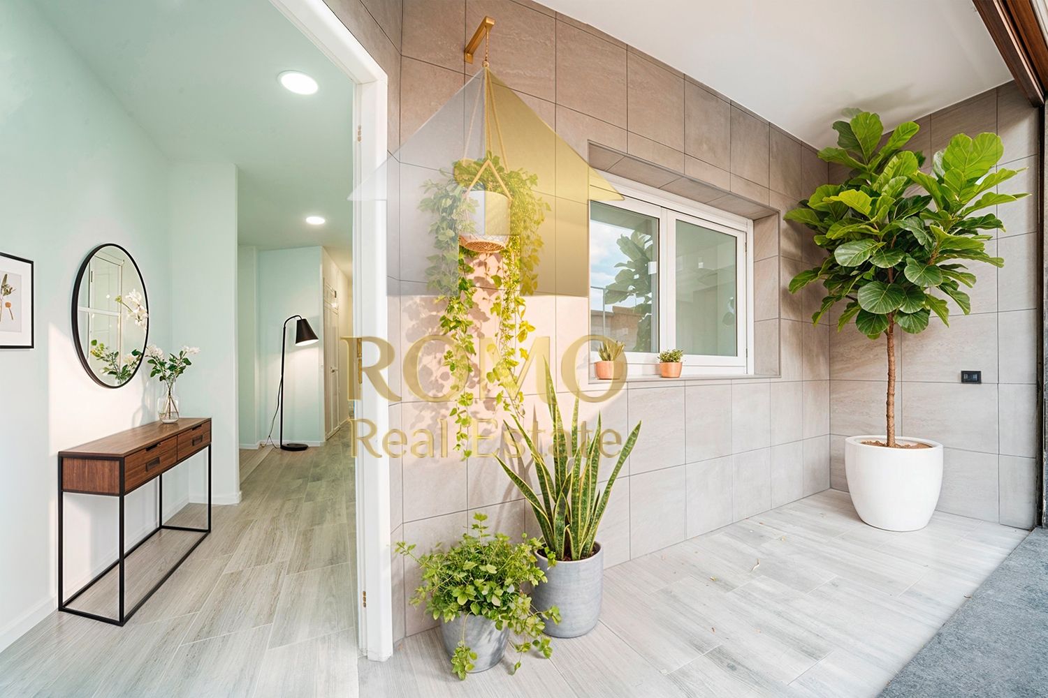 Vista exterior de Planta baixa en venda en Santa Perpètua de Mogoda amb Parquet i Terrassa