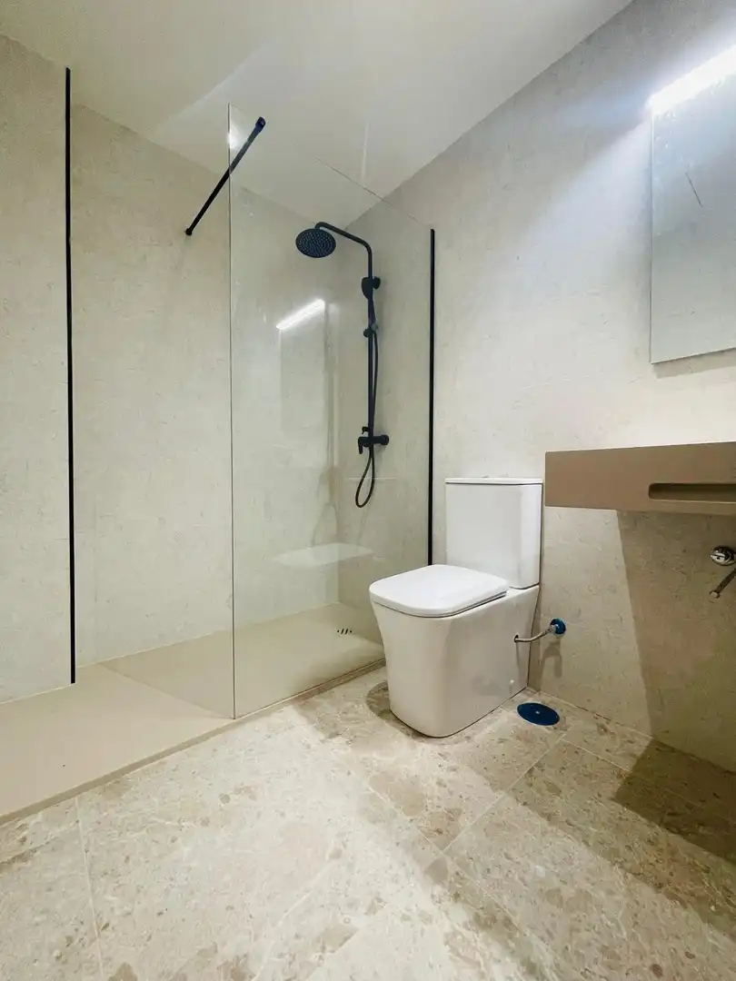 Baño de Piso en venta en Guía de Isora con Terraza, Trastero y Balcón