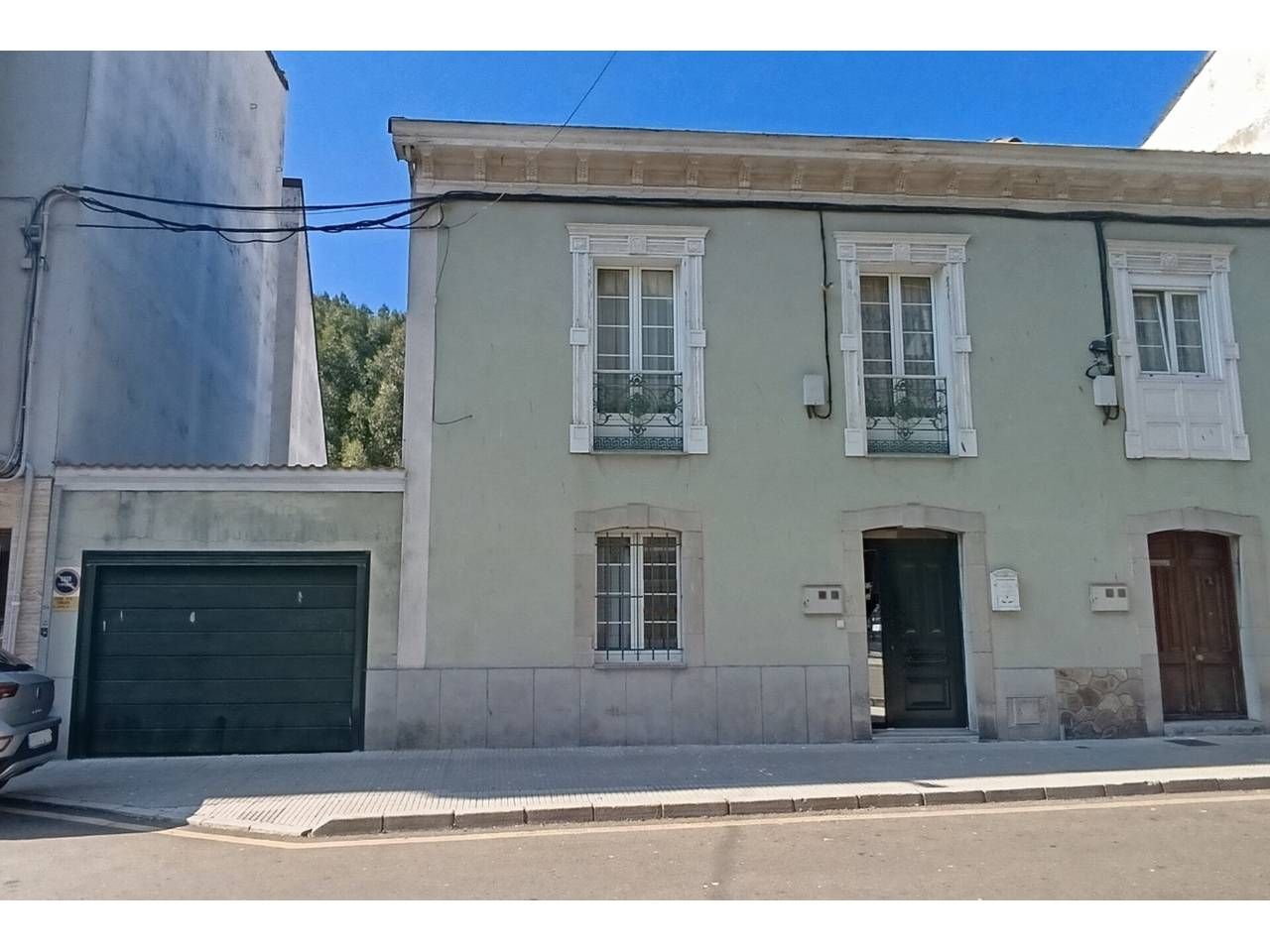 Vista exterior de Casa adosada en venda en Cudillero amb Calefacció, Jardí privat i Terrassa