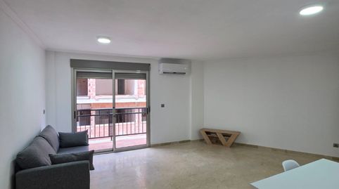 Foto 2 de Piso de alquiler en Calle Crema Marfil, 59, El Pinós / Pinoso, Alicante