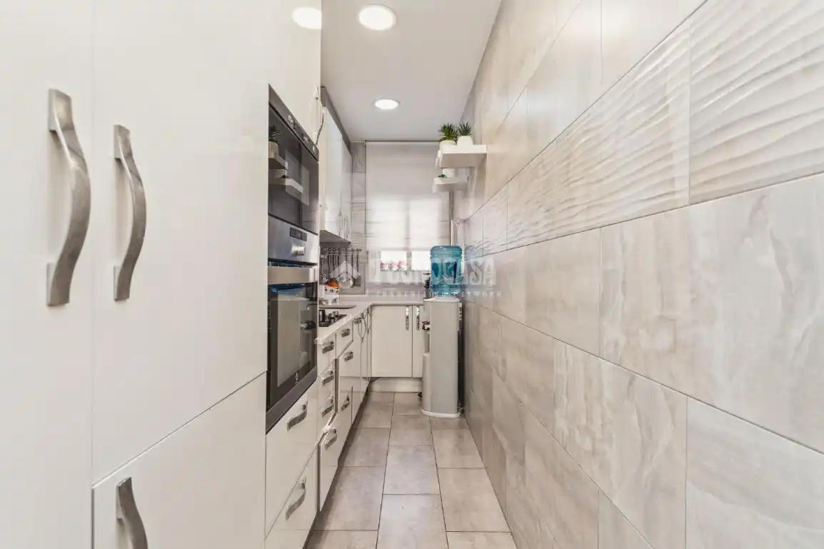 Cocina de Piso en venta en Cornellà de Llobregat con Aire acondicionado, Calefacción y Terraza