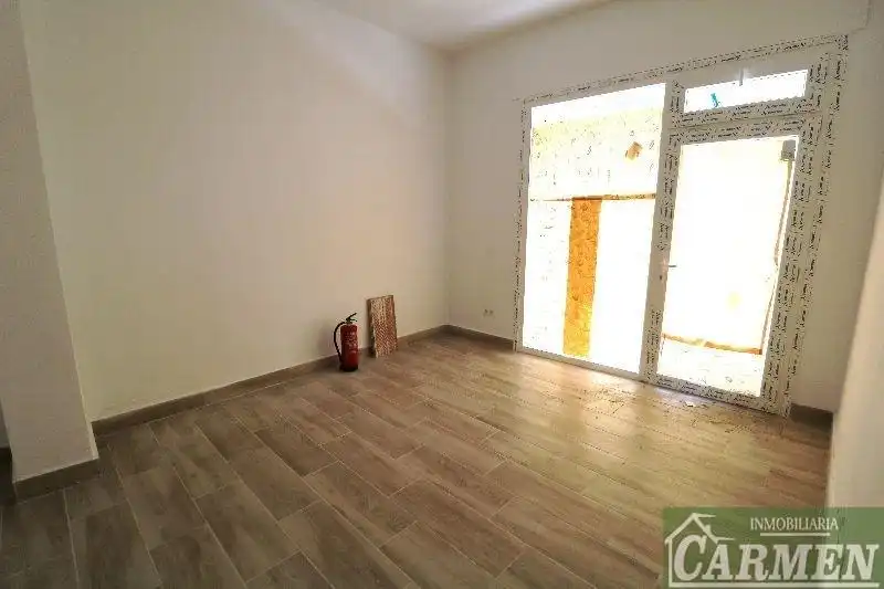 Local comercial de lloguer a Santiago - Coronación