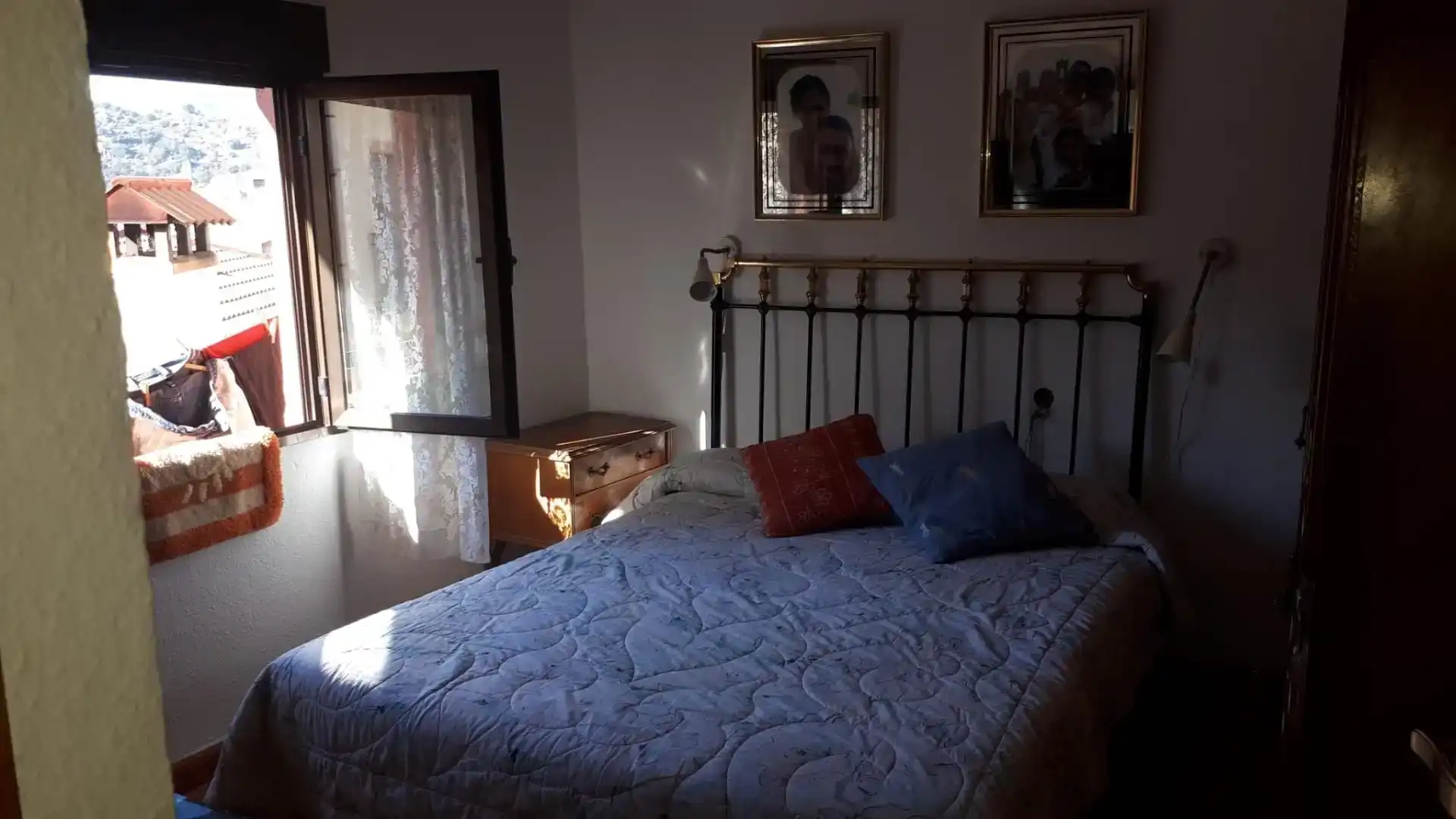 Dormitori de Casa adosada en venda en Burgohondo amb Traster, Moblat i Forn
