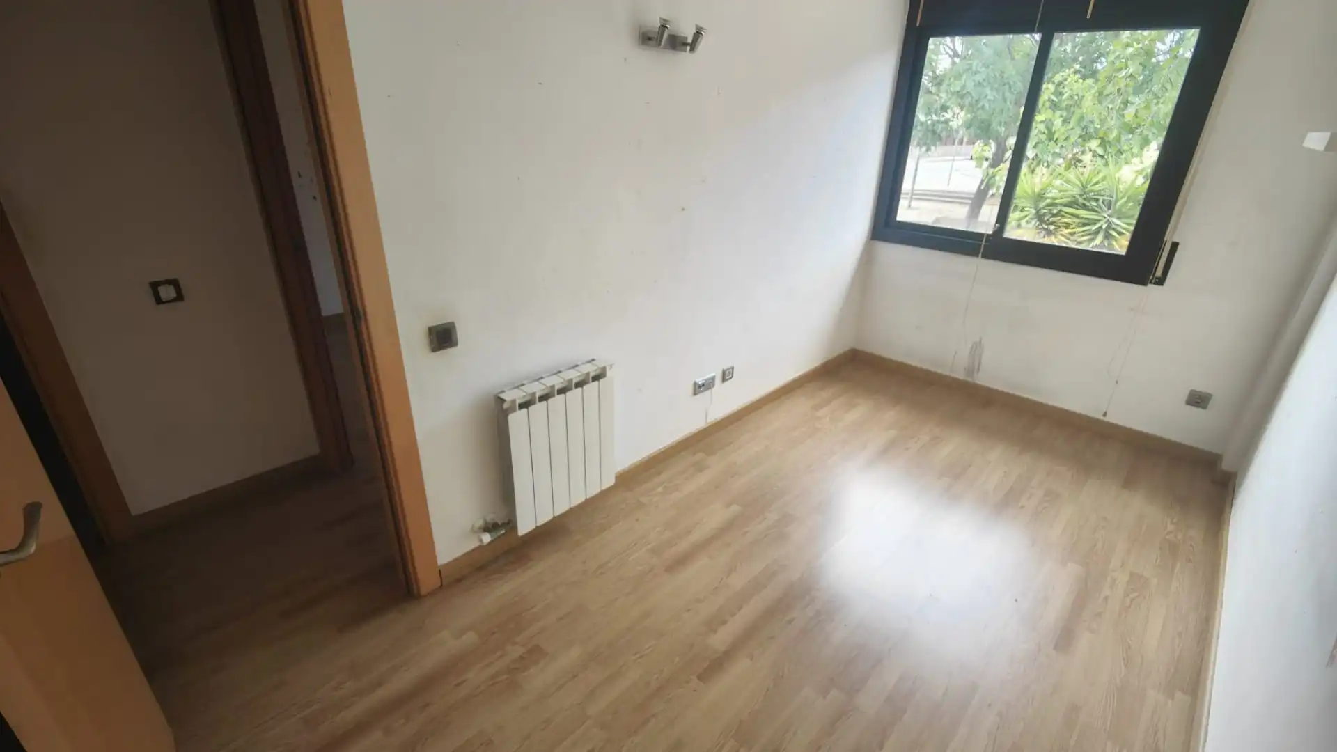Dormitori de Casa adosada en venda en Vilanova i la Geltrú amb Calefacció, Jardí privat i Terrassa
