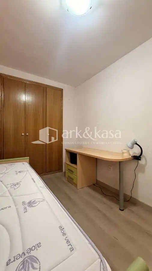 Schlafzimmer von Wohnung zur Miete in Valencia mit Klimaanlage, Abstellraum und Möbliert