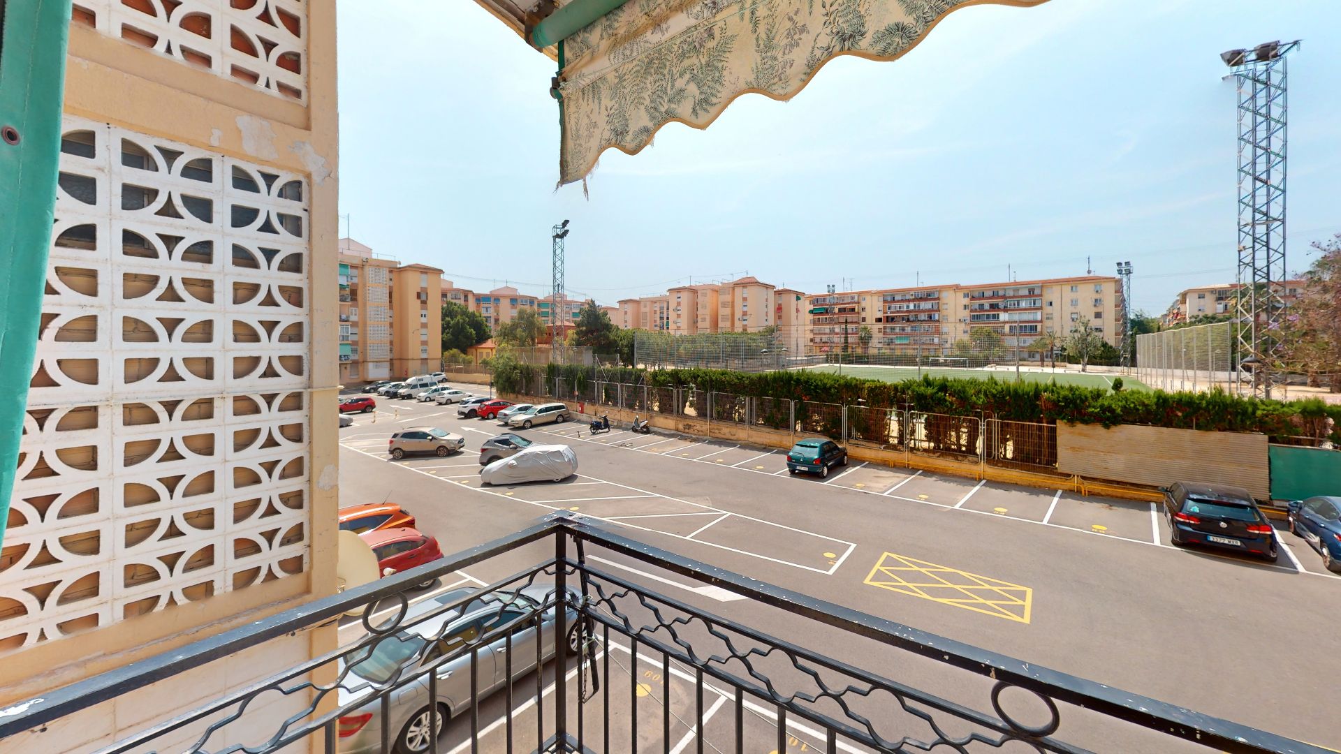 Vista exterior de Pis en venda en Alicante / Alacant amb Moblat i Balcó