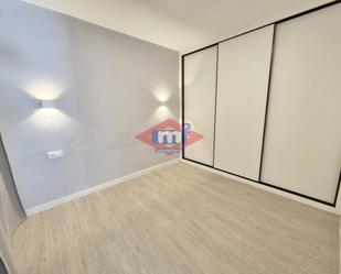 Dormitori de Apartament de lloguer en Vigo  amb Balcó