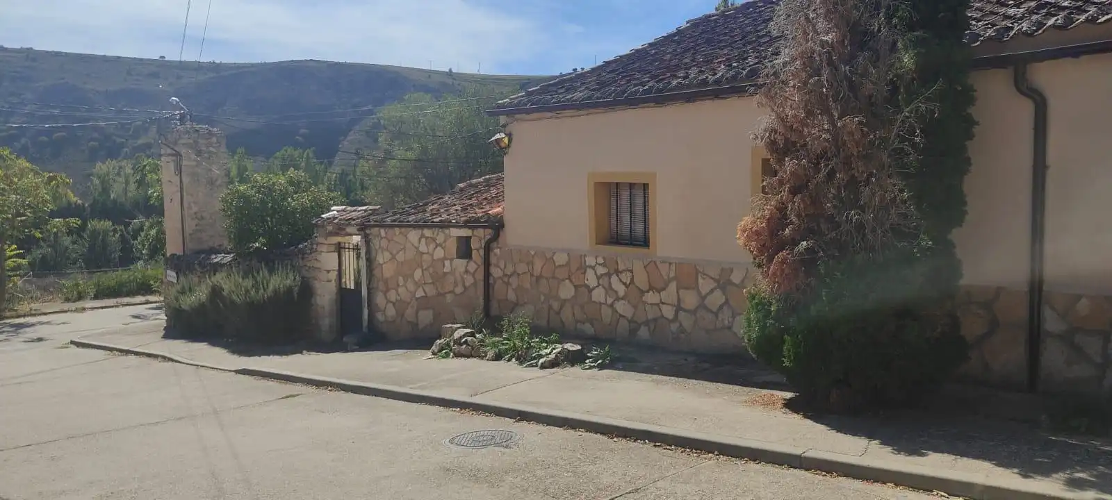 Außenansicht von Residential zum Verkauf in Sepúlveda