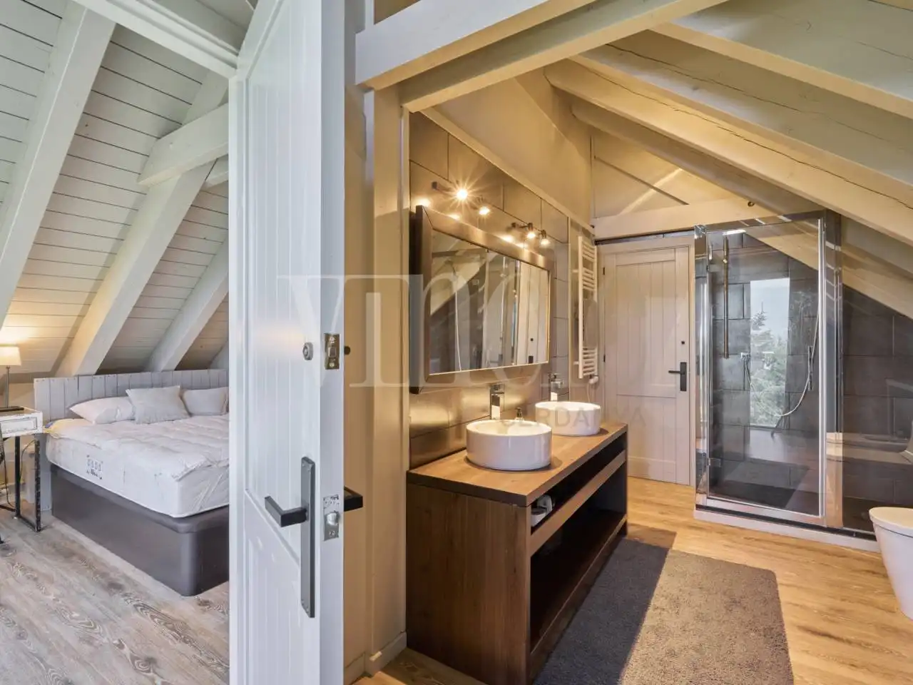 Bathroom of Houses for sale in Das  with Heating, Private garden and Parquet flooring