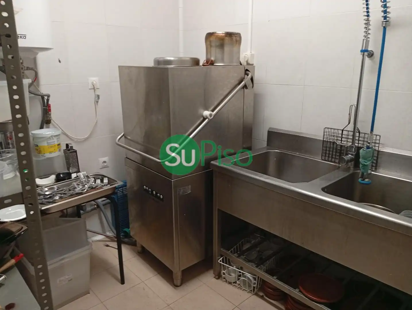 Local en venda a Avenida de los Metales, 40, Estación - Cruz Roja