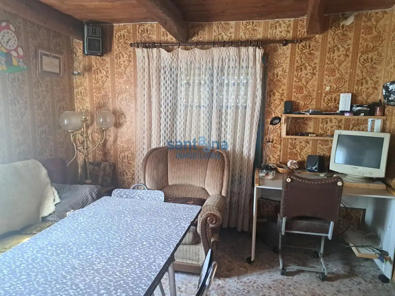 Sala d'estar de Casa o xalet en venda en Gradefes amb Calefacció, Jardí privat i Traster