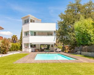 Exterior view of House or chalet for sale in Sant Cugat del Vallès  with Air Conditioner, Heating and Private garden