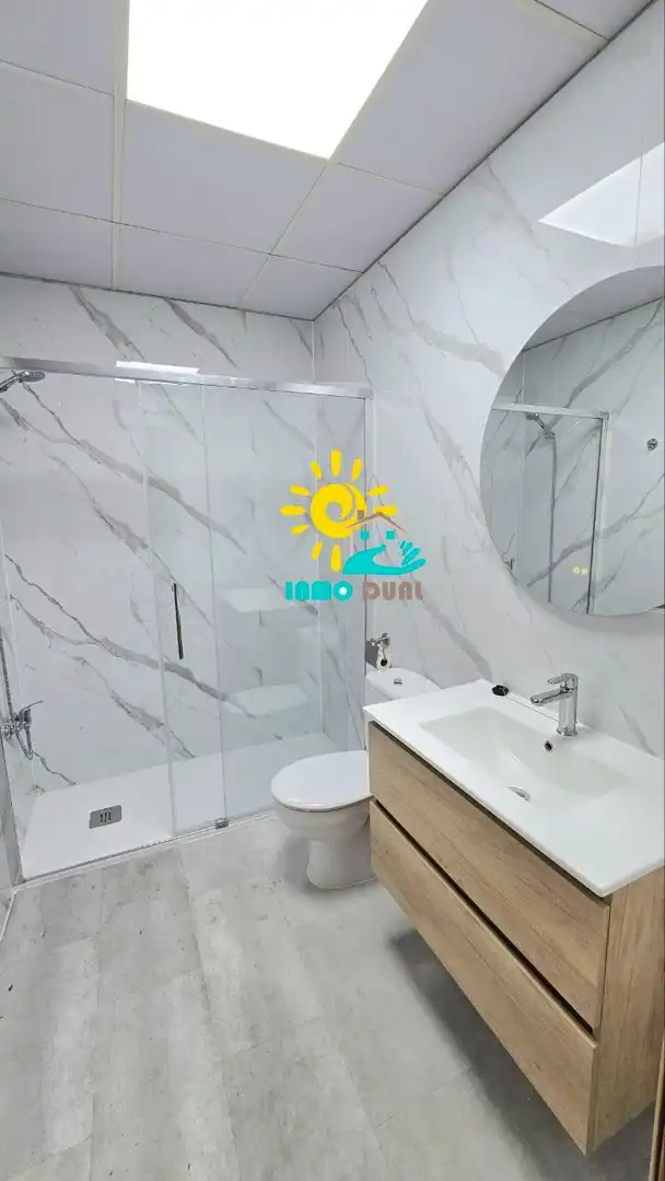 Bany de Apartament de lloguer en Badajoz amb Aire condicionat, Calefacció i Moblat