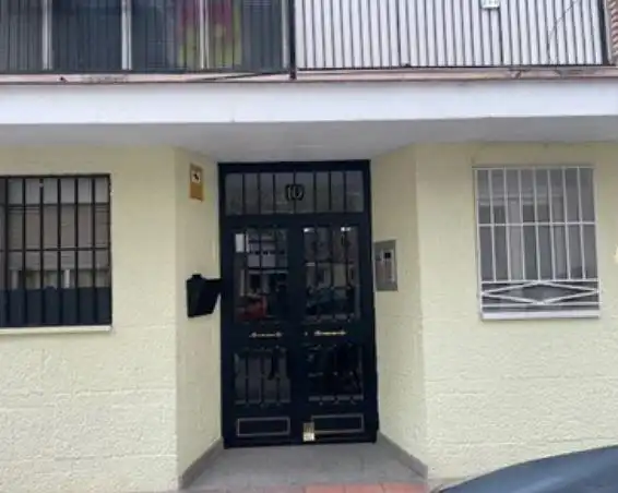 Vista exterior de Local en venta en Madrid