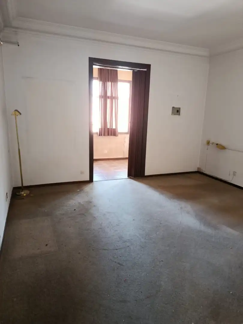 Piso en venta en Barcelona con Calefacción y Balcón