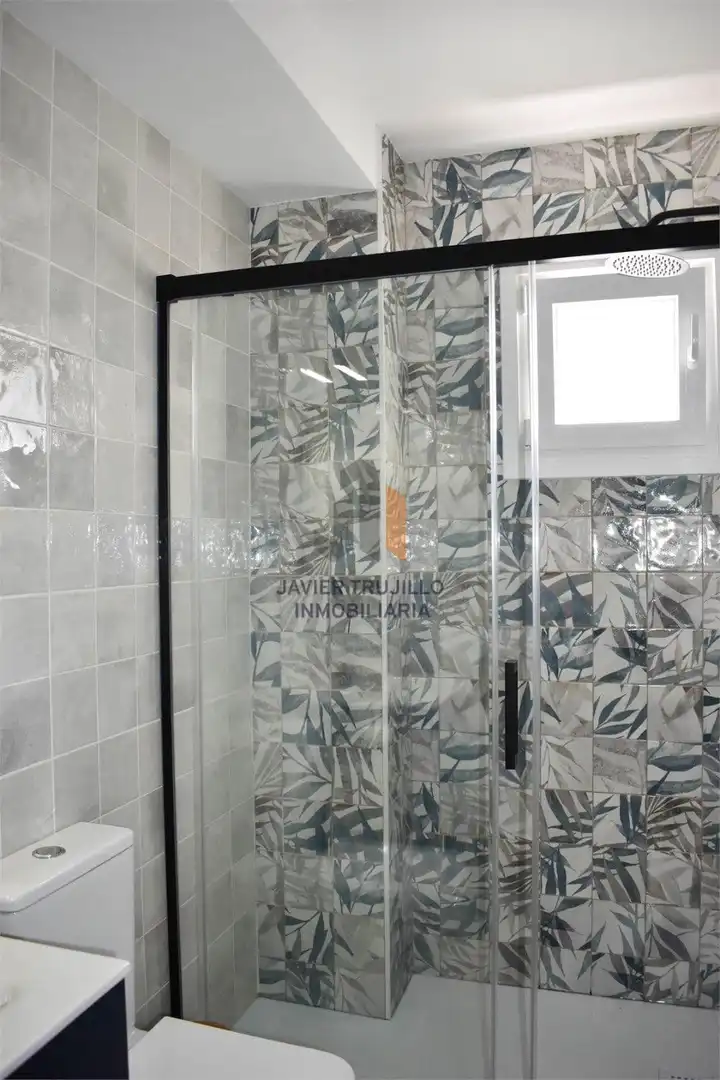 Bany de Casa o xalet en venda en Vélez-Málaga amb Terrassa, Traster i Moblat
