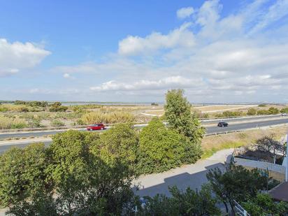 Vista exterior de Apartament en venda en Torrevieja amb Aire condicionat i Terrassa