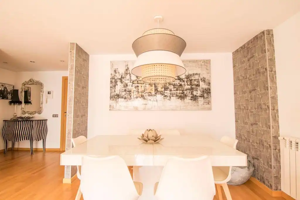Comedor de Ático de alquiler en La Pobla de Vallbona con Aire acondicionado, Calefacción y Jardín privado