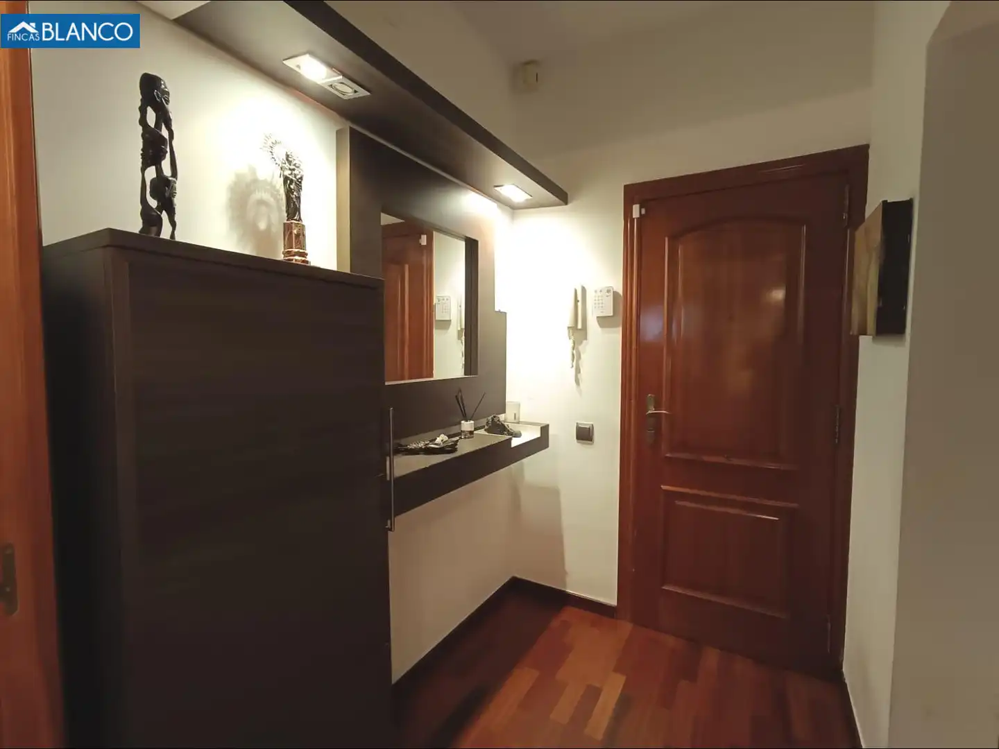 Piso en venta en L'Hospitalet de Llobregat con Aire acondicionado, Calefacción y Parquet