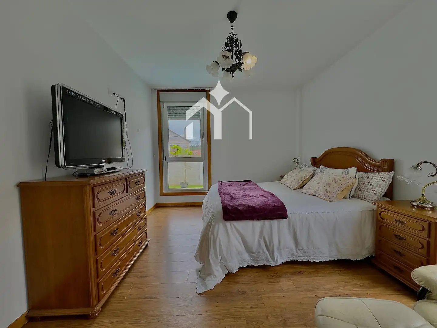 Dormitori de Casa o xalet en venda en Cangas  amb Calefacció, Parquet i Terrassa