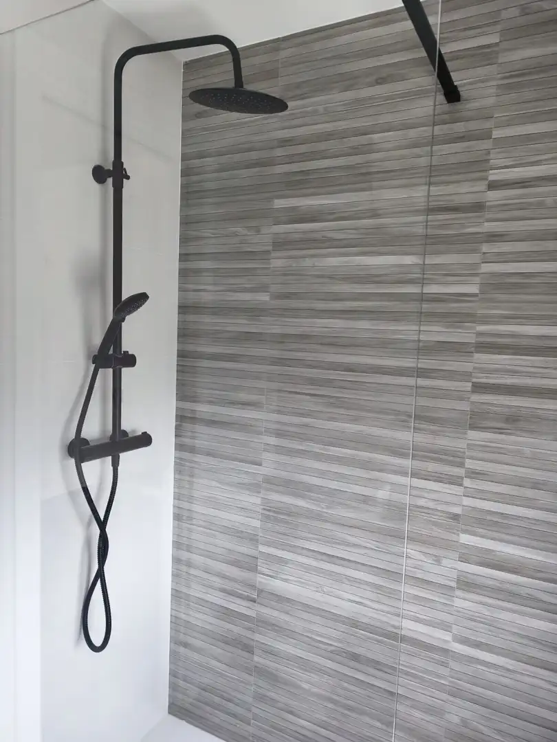 Bathroom of Flat for share in Villaviciosa de Odón  with Air Conditioner, Heating and Furnished