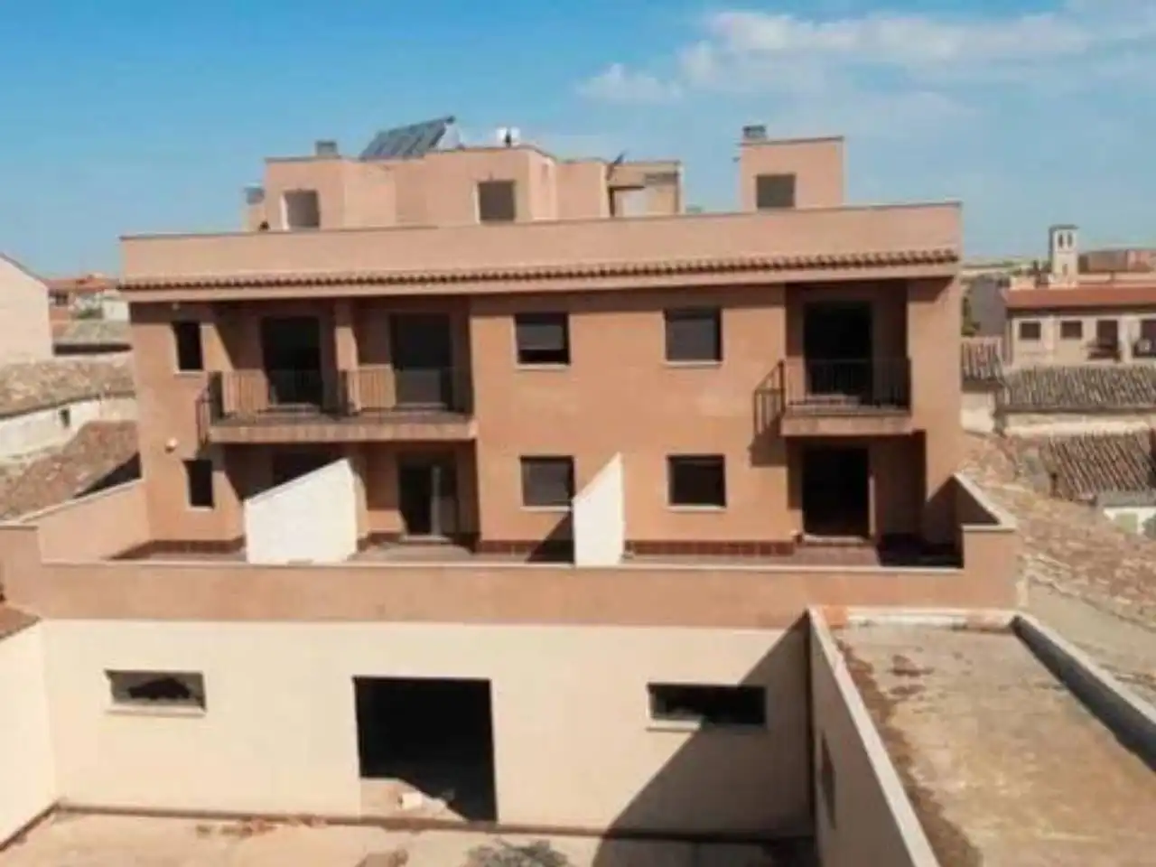 Vista exterior de Edificio en venta en Ocaña