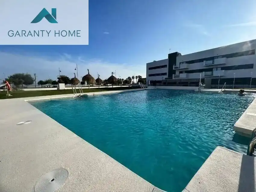 Piscina de Piso de alquiler en Vélez-Málaga con Aire acondicionado, Jardín privado y Terraza