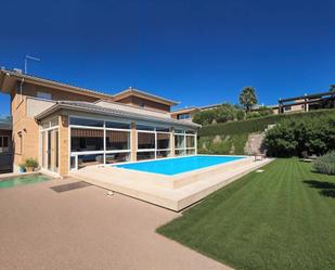 Piscina de Casa o xalet en venda en Castellvell del Camp amb Calefacció, Jardí privat i Terrassa
