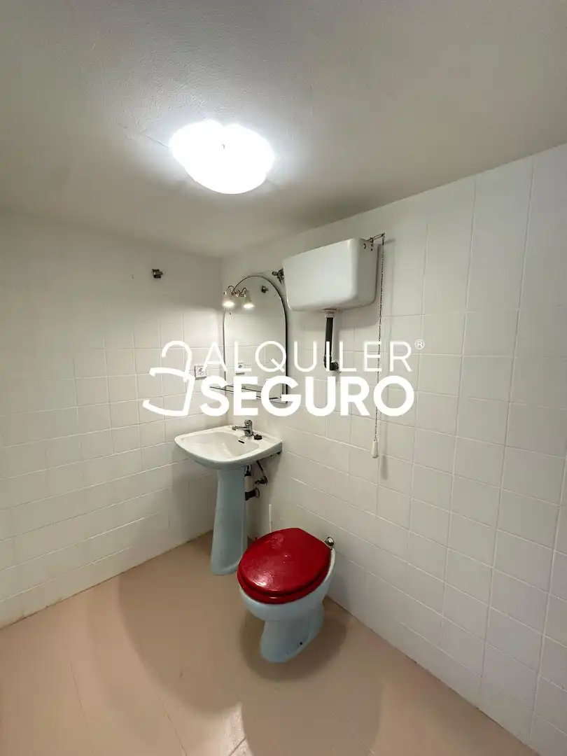 Bathroom of Houses for rent in Casarrubios del Monte  with Heating, Terrace and Storage room