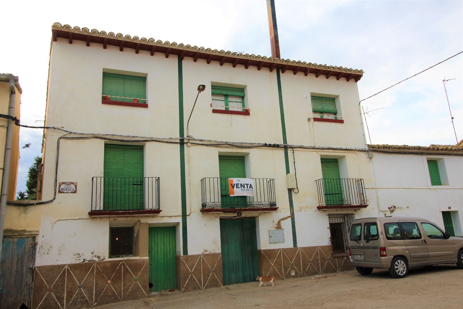 Vista exterior de Casa o xalet en venda en Grañén amb Jardí privat, Terrassa i Traster