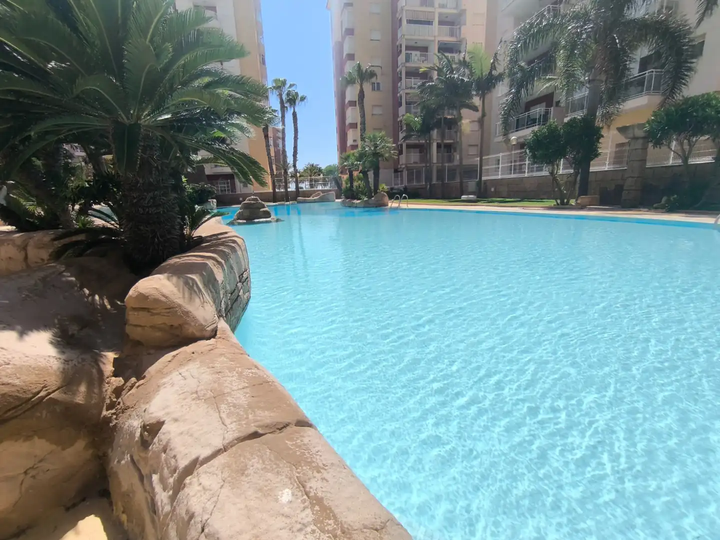 Piscina de Apartamento en venta en La Manga del Mar Menor con Aire acondicionado, Calefacción y Terraza