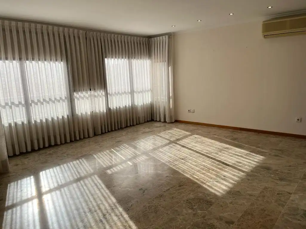 Wohnzimmer von Maisonette zum Verkauf in Benicalap
